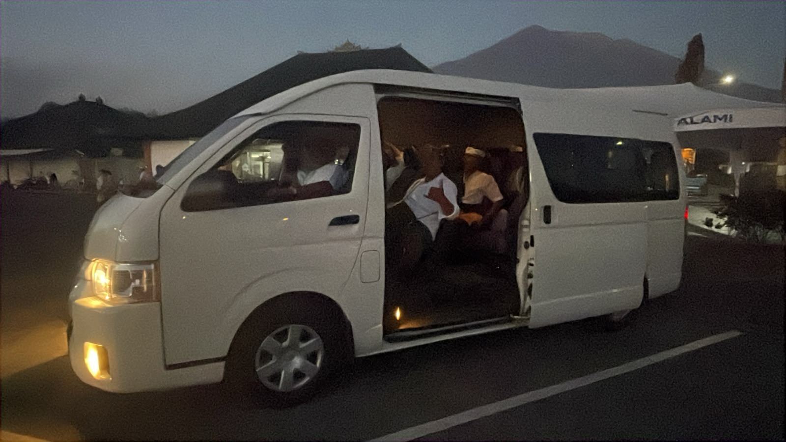 Armada Tirta Yatra Bali mengantar keluarga